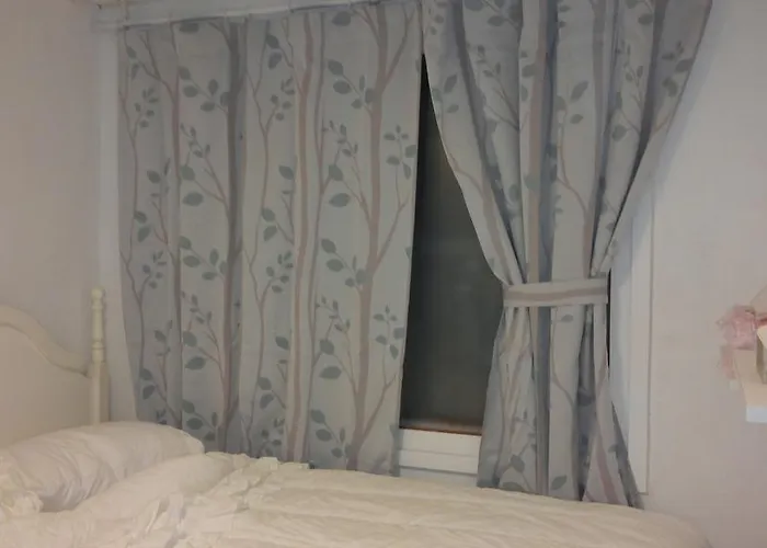 Bukhansan Yellow Hostal *